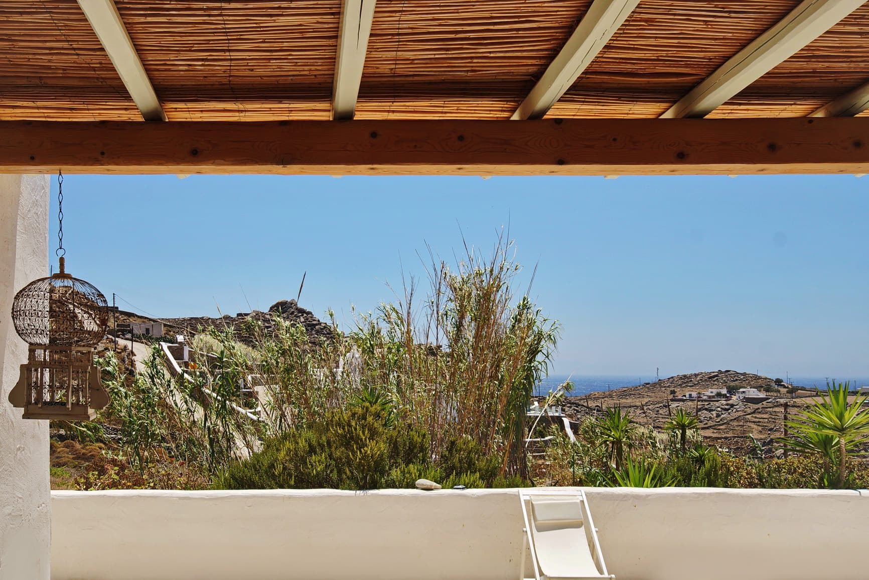 Quiet corners between shifts